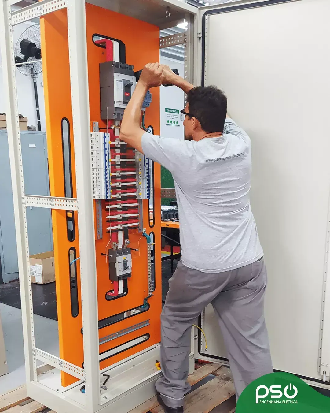 Imagem do post Do Projeto à Instalação – Painéis Elétricos Industriais da PSO Engenharia Elétrica