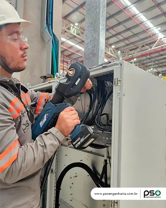 Imagem do post Eletrificação de Frotas: A Importância do Painel Elétrico na Infraestrutura