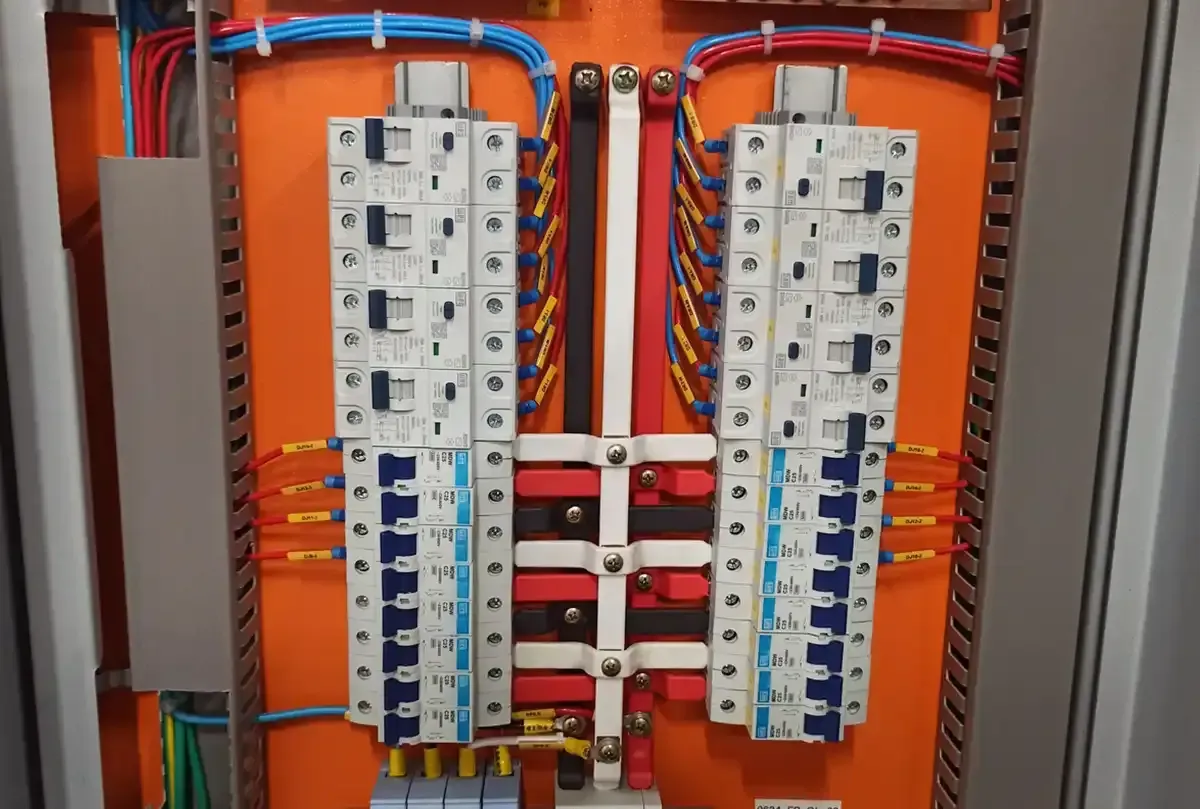 Painéis elétricos desenvolvidos pela PSO Engenharia Elétrica para usina de empresa mineradora em Minas Gerais.