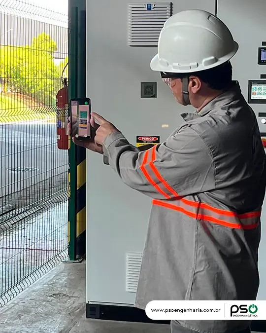 Imagem do post Realidade aumentada na indústria: mais segurança e eficiência na manutenção elétrica